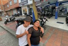 Le pidió a Dios un trabajo y cumplió su promesa le regaló una moto a su mamá