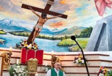 Muere un sacerdote en Guayaquil, Ecuador, tras caerle encima la cruz del altar durante una misa.